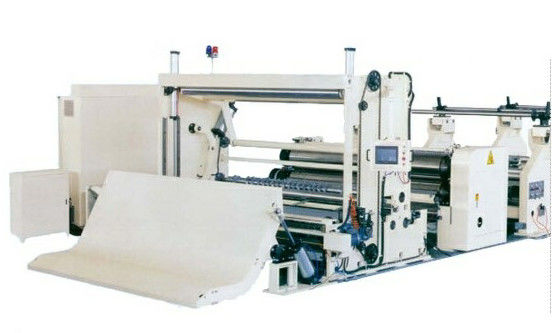 China Hohe Kapazitäts-Seidenpapier-Ausschnitt und Rückspulenmaschinen-PLC-/Inverter-Steuerung usine